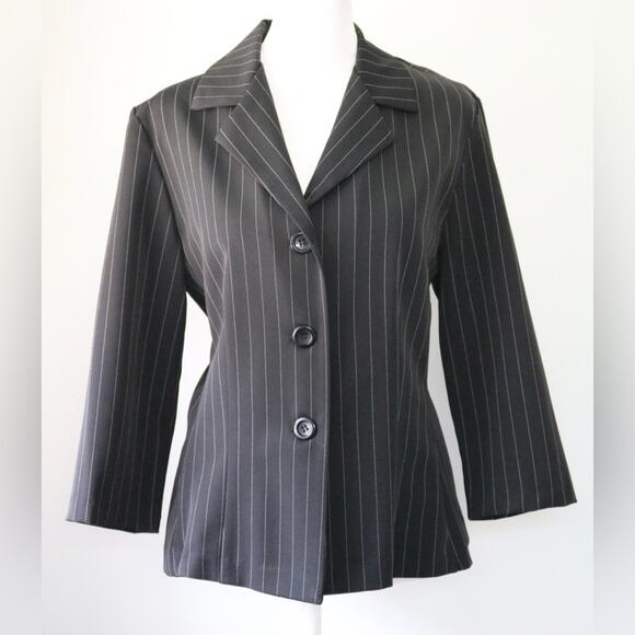 Vintage Y2K Breakin’ Loose Black Pinstripe Single Breasted Blazer - Picture 4 of 8
